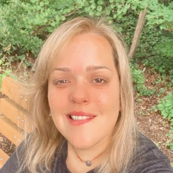 Meet your Posher, María - Picture 1 of 1
